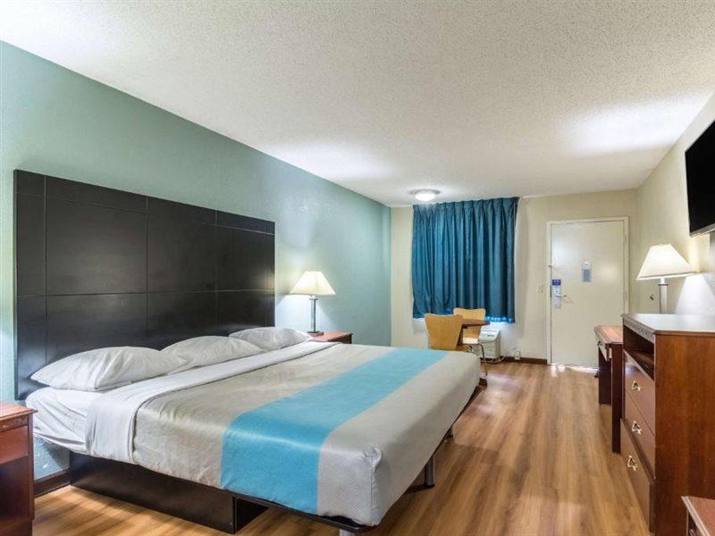 Motel 6-Kenly, Nc מראה חיצוני תמונה
