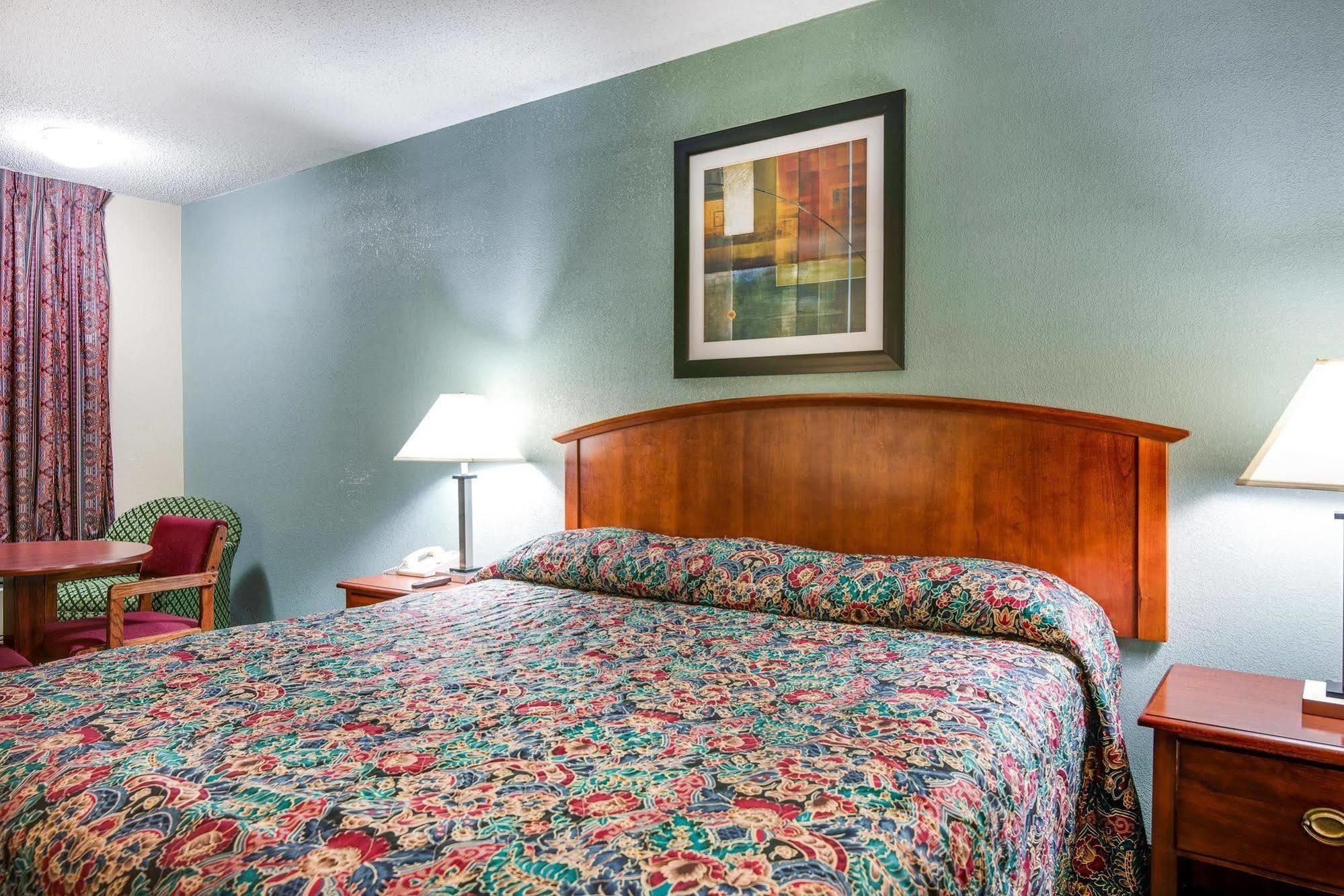 Motel 6-Kenly, Nc מראה חיצוני תמונה