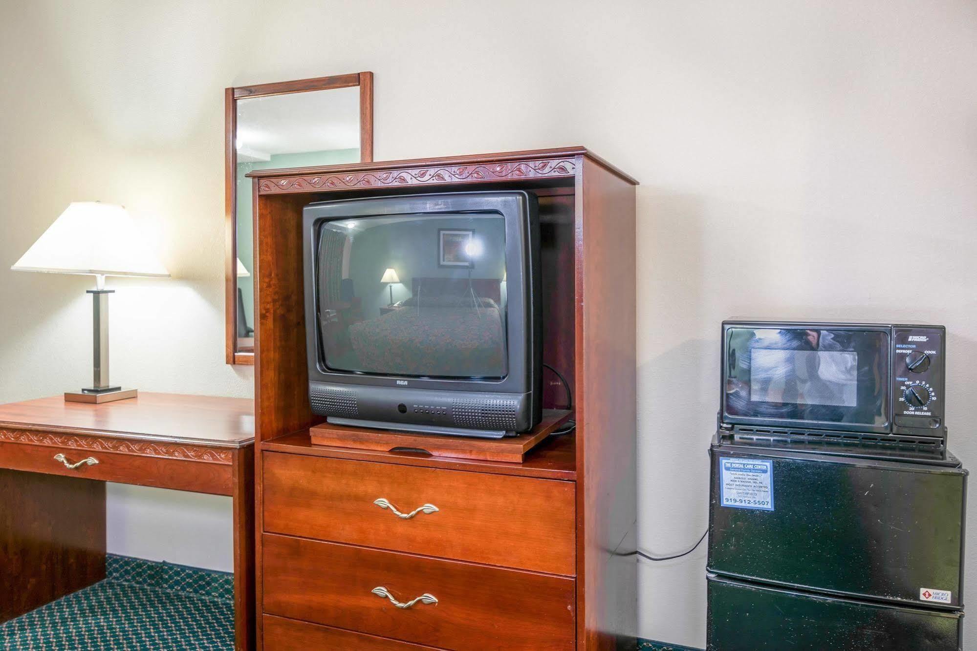 Motel 6-Kenly, Nc מראה חיצוני תמונה