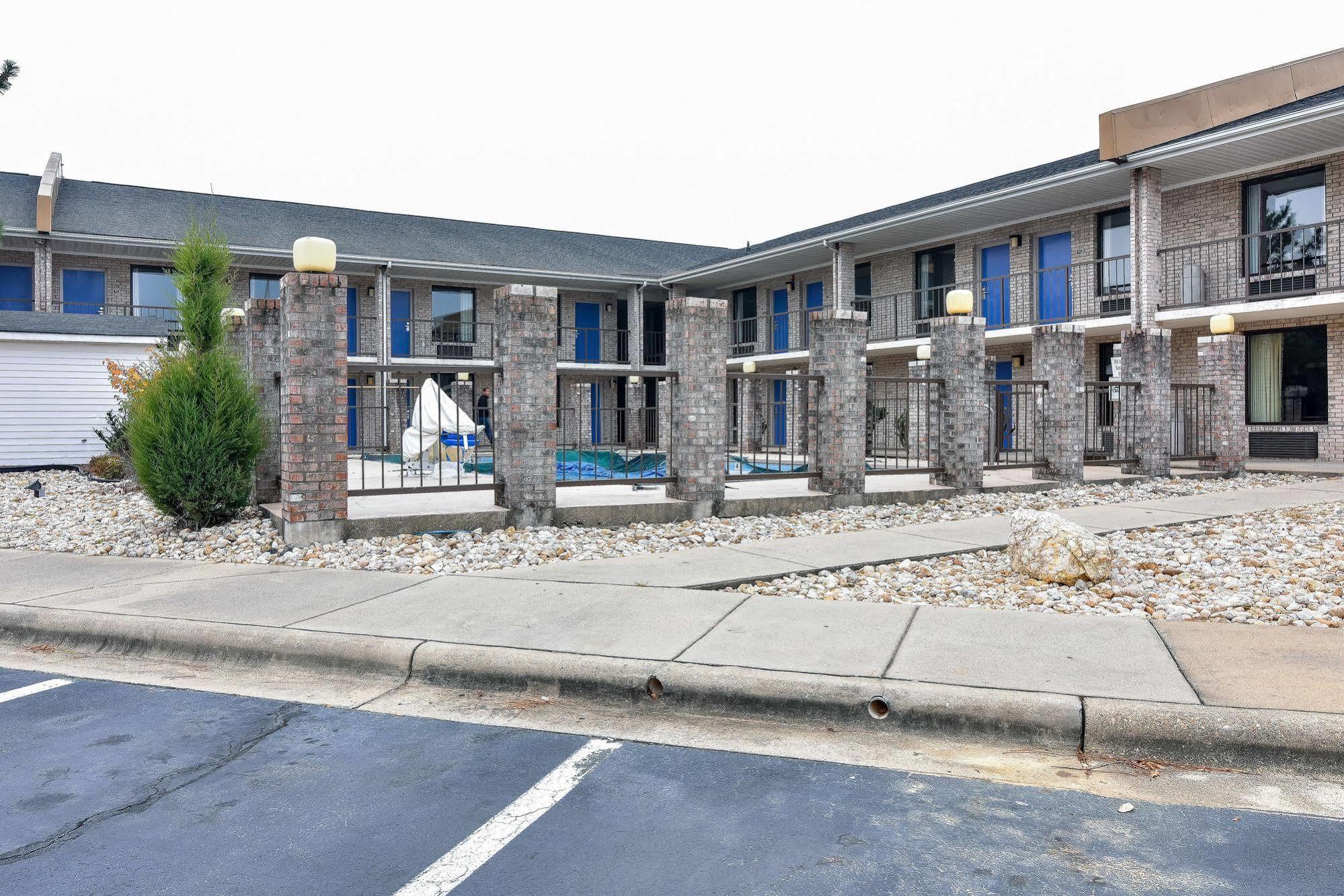Motel 6-Kenly, Nc מראה חיצוני תמונה