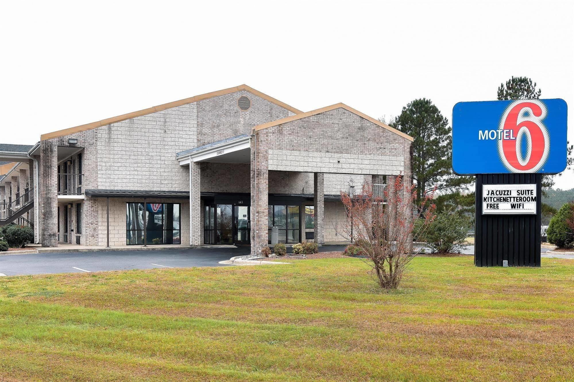 Motel 6-Kenly, Nc מראה חיצוני תמונה