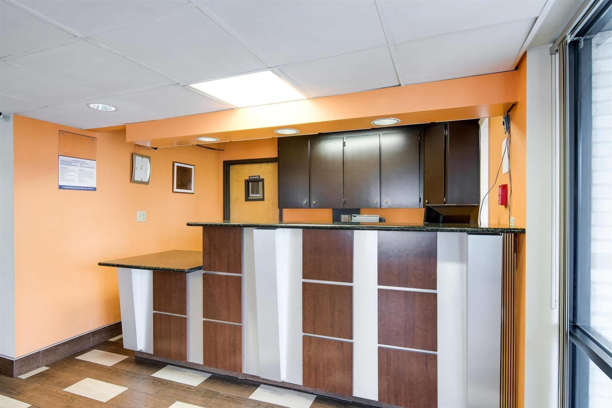 Motel 6-Kenly, Nc מראה חיצוני תמונה