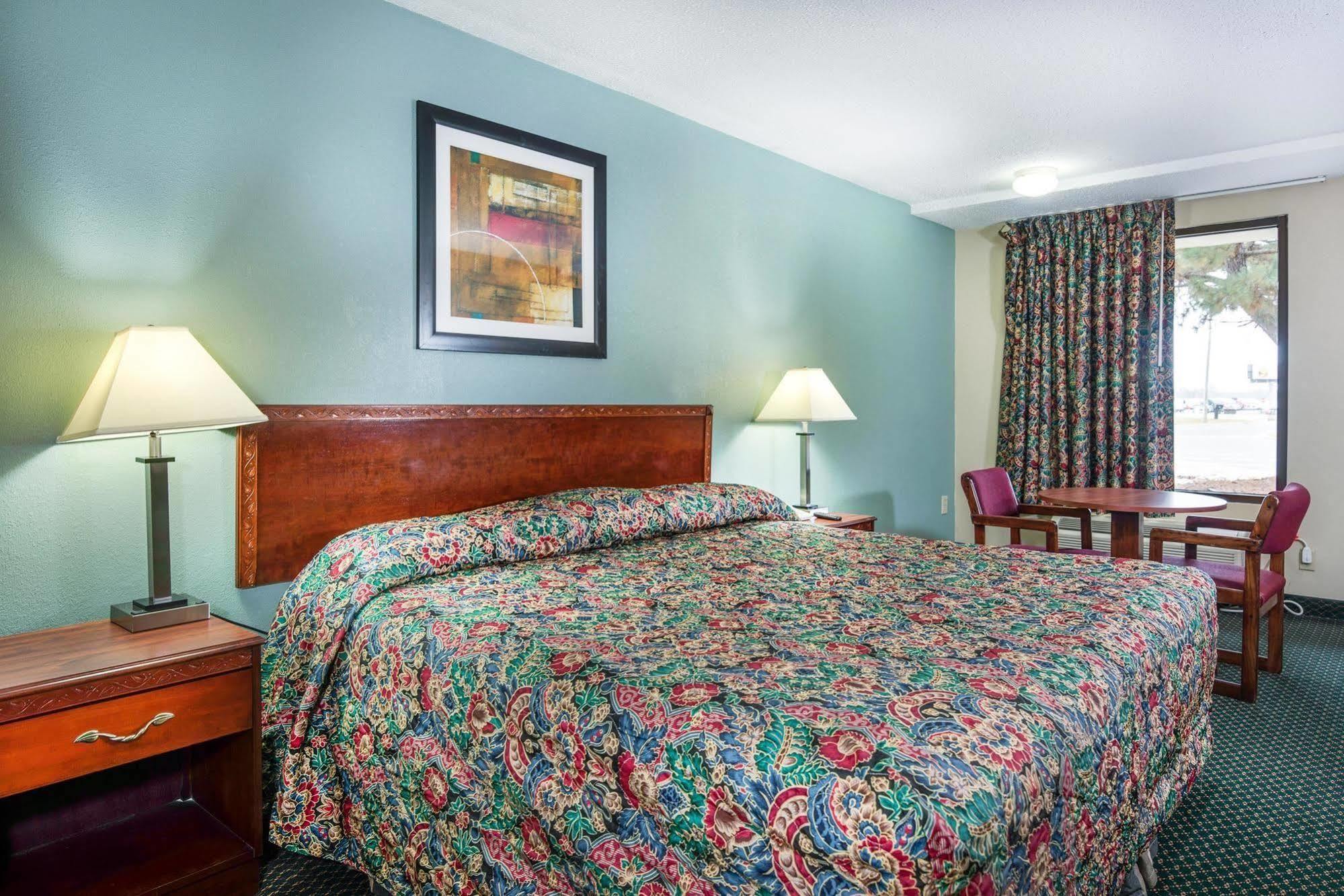 Motel 6-Kenly, Nc מראה חיצוני תמונה