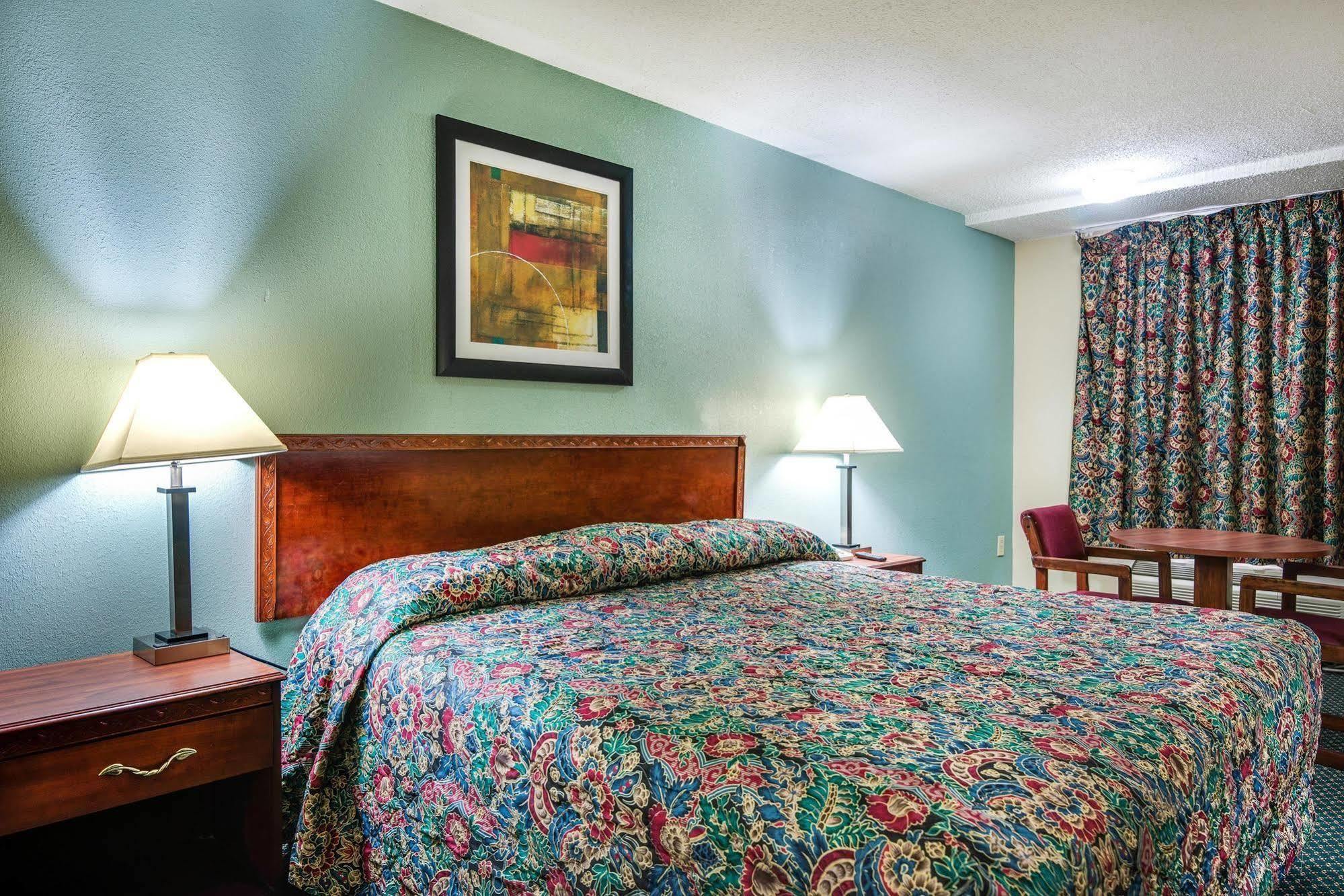 Motel 6-Kenly, Nc מראה חיצוני תמונה