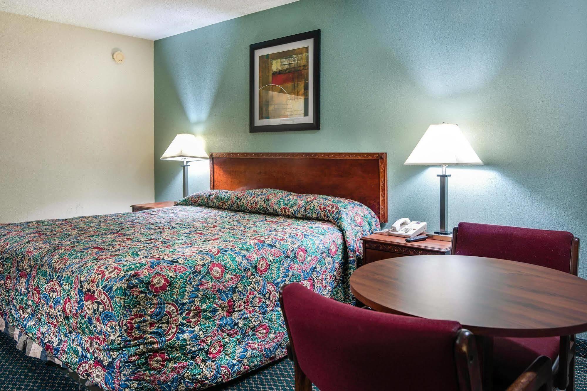 Motel 6-Kenly, Nc מראה חיצוני תמונה