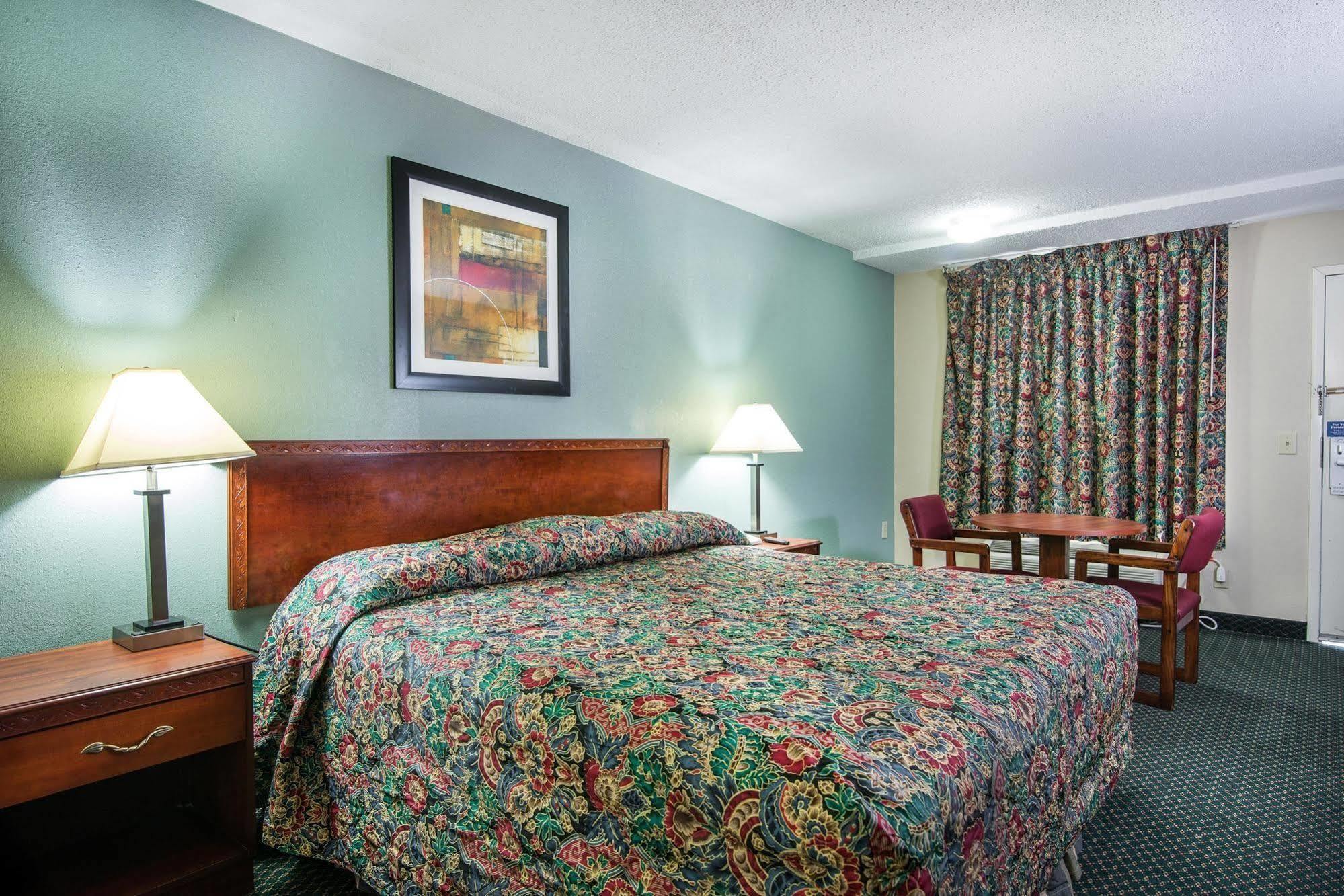 Motel 6-Kenly, Nc מראה חיצוני תמונה